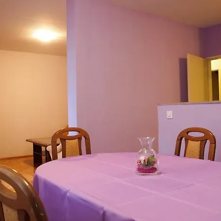 Apartment Comfortable 6+2 Makarska