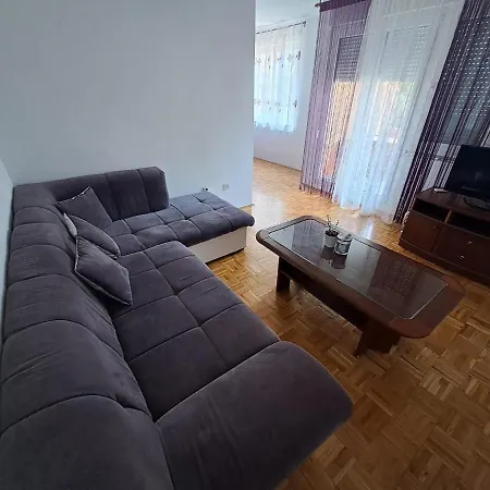 Apartment Comfortable 6+2 *